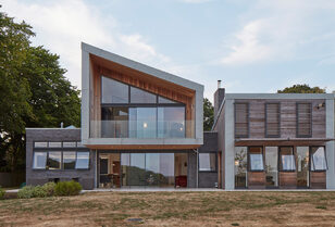 Building a house in your garden - Sky House Design Centre - La Madonnia