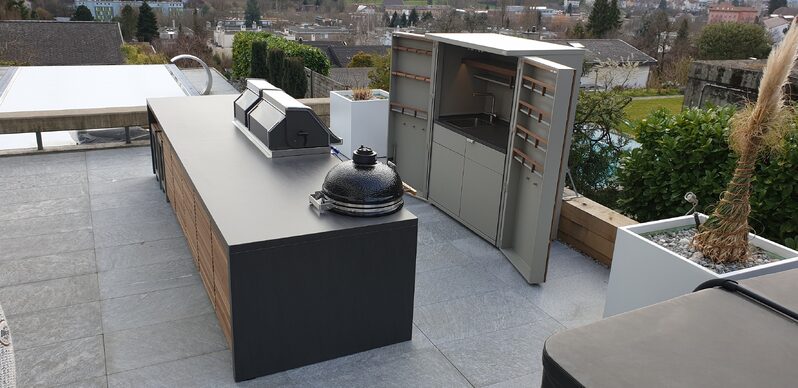Outdoor kitchen with integrated storage & appliances