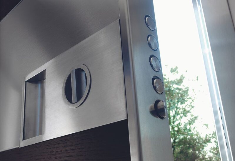multi point cylinder locking on Apertio solid entrance door