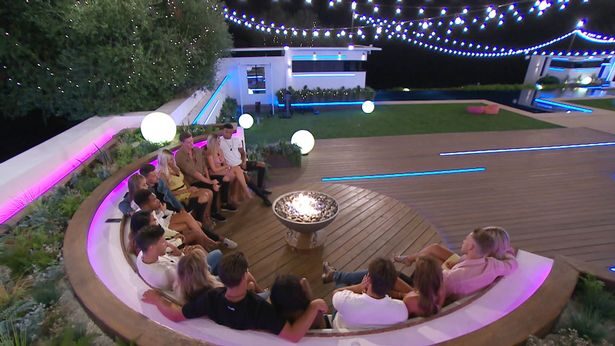 Image Credit: https://www.ok.co.uk/tv/reality/love-island-2018-watch-itv-14355257