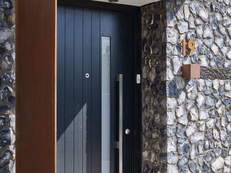 Urban Front - House 19