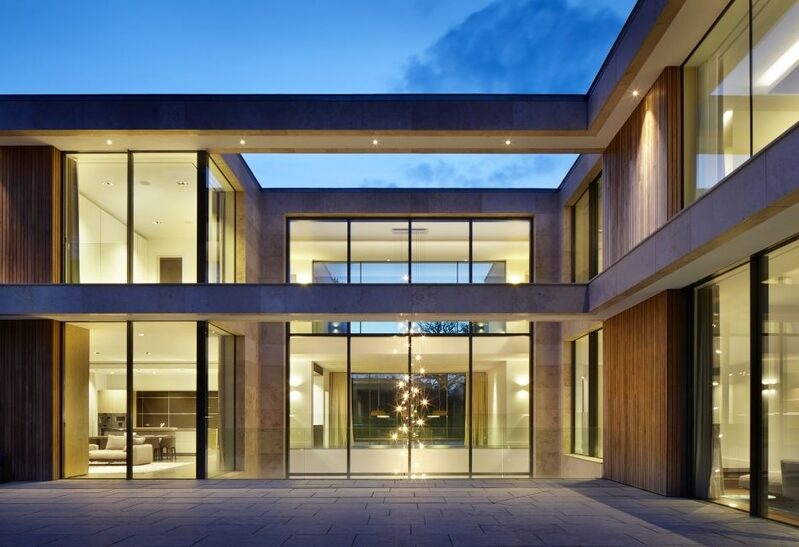 glass fa&Atilde;&sect;ade design in new build luxury home project