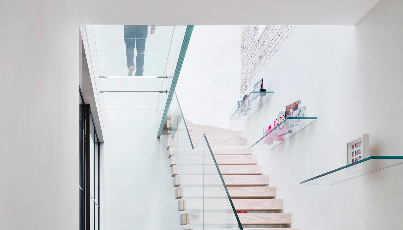 Structural glazing systems - Sky House Design Centre - Artistic Studio